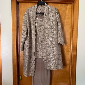 Dressy pants with scalloped edged top and matching cover